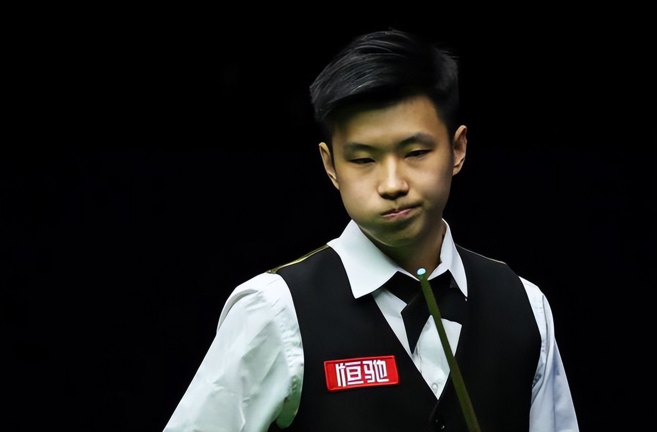 对手试图扭 对手试图扭